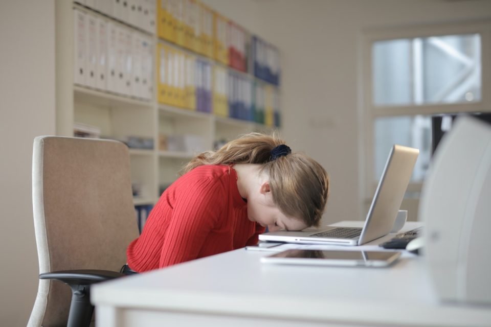 4 Productivity-Killing Habits That Are Exhausting You At Work