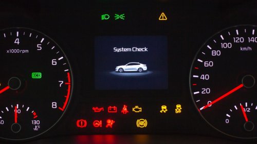 iPhone 15 Revolutionizes Car Maintenance With Visual Look Up: Your Dashboard Decoder