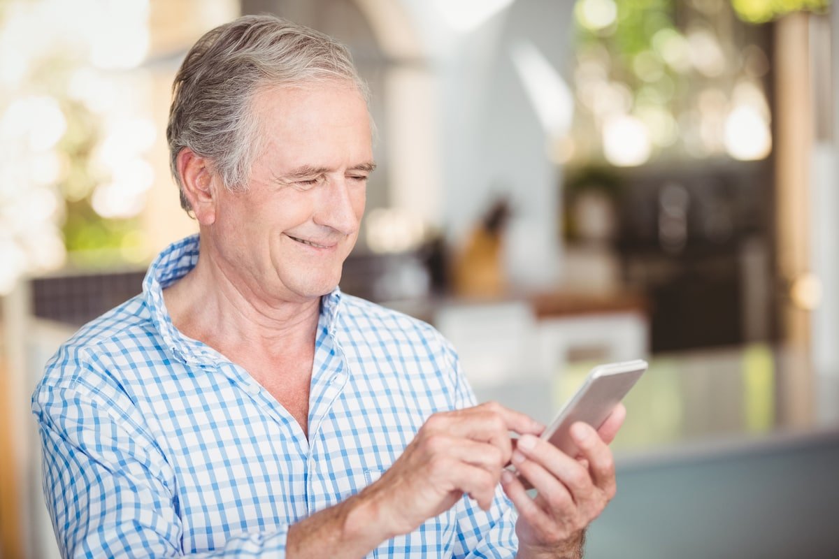 Your Phone is a Piggy Bank: 9 Best Automatic Savings Apps