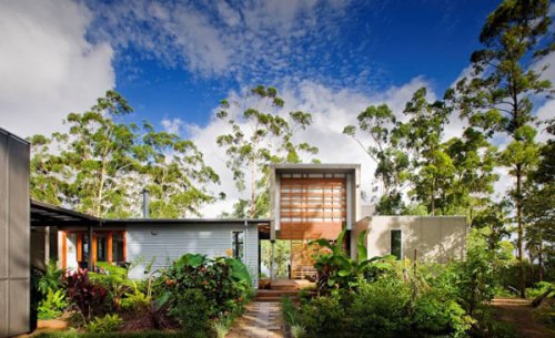 Storrs, a Modern Home Located in Queensland, Australia
