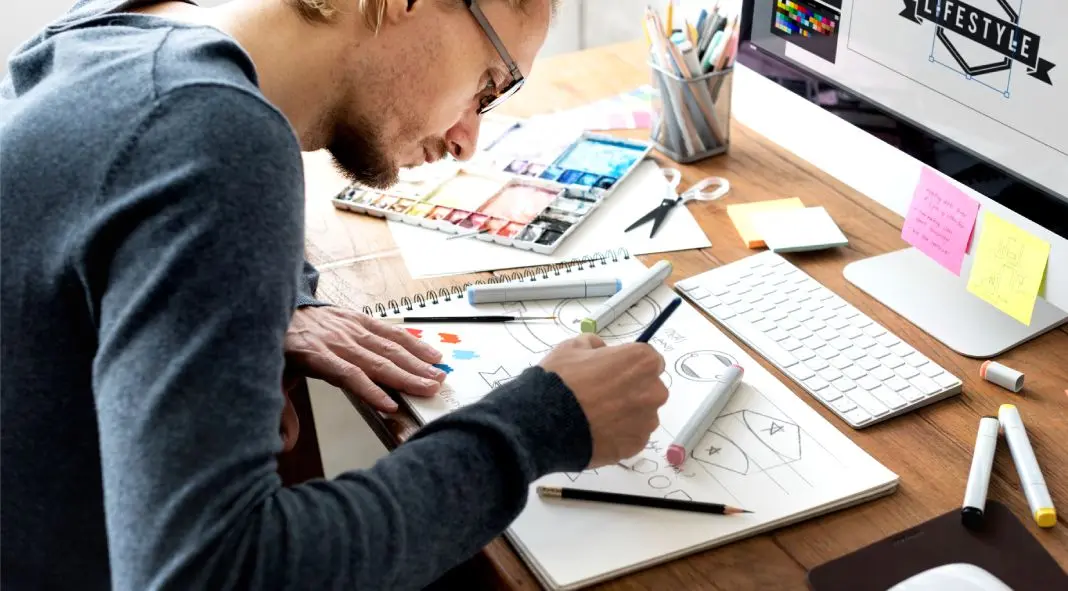 SCORING A DIGITAL NICHE - cover