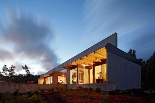 Cast-in-place Concrete House in Hawaii