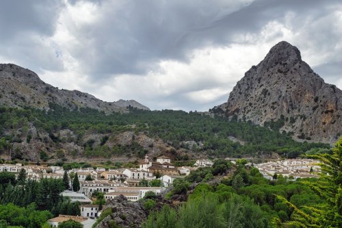 10 Countries That Experience the Most Extreme Weather Every Year