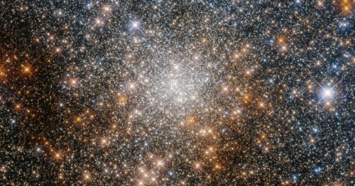 Hubble blickt in ein "Paillettenmeer" aus Sternen