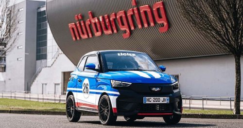 Ligier JS50: Microcars brennen durch die Grüne Hölle