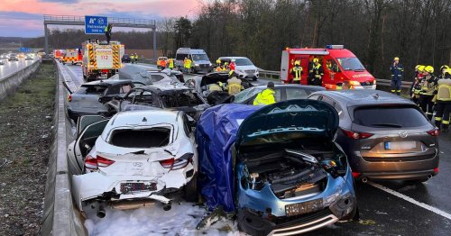 Massenkarambolage in Bayern mit 40 Fahrzeugen: Zwei Menschen tot