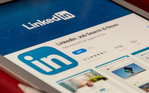 LinkedIn, molto più di un cv online: il corso in offerta - Webnews
