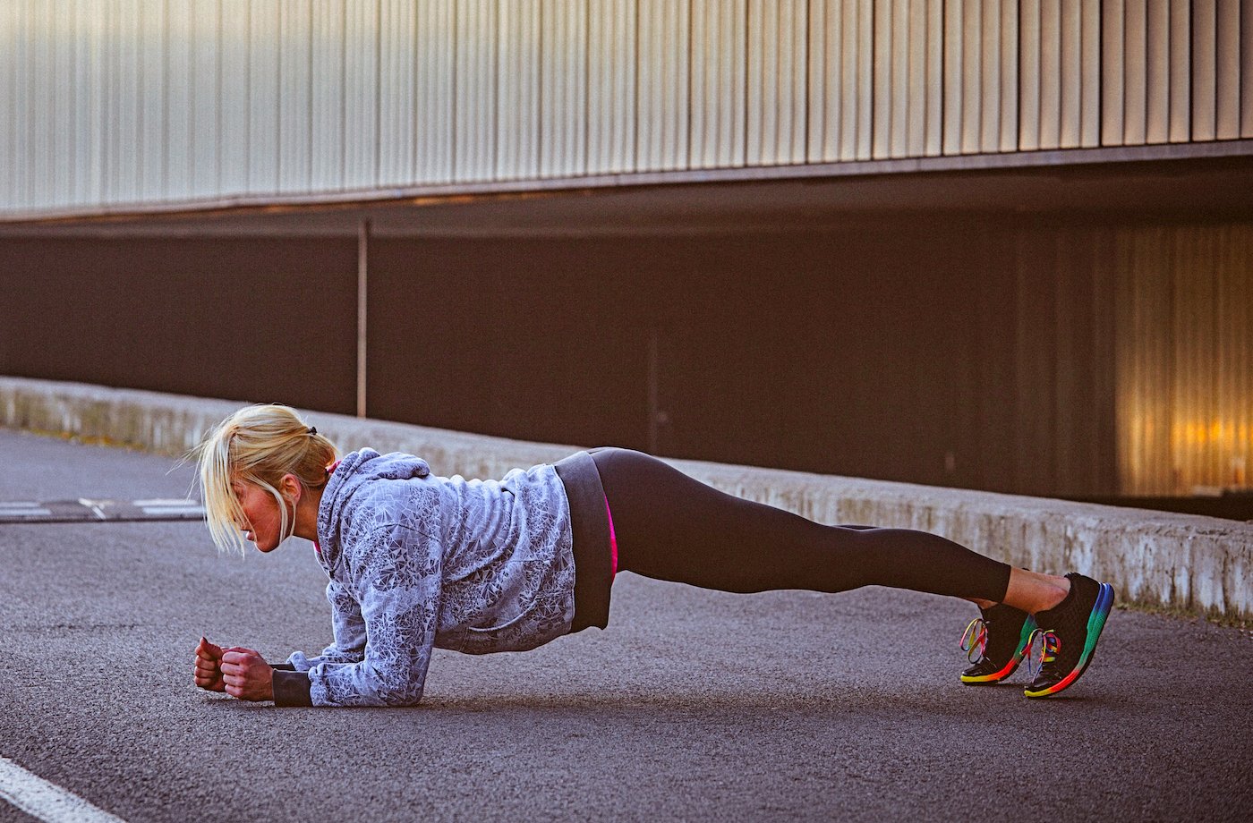 Tiger Push-Ups Hit the Hardest-To-Reach Muscles In Your Abs and Upper Body