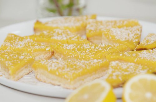 Make the Low-Sugar Lemon Bars of Your Dreams With This Easy Recipe