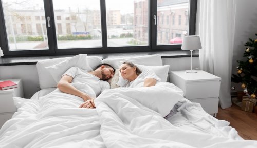 I Tried the Scandinavian Sleep Method—And Now My Partner and I Refuse To Sleep Any Other Way