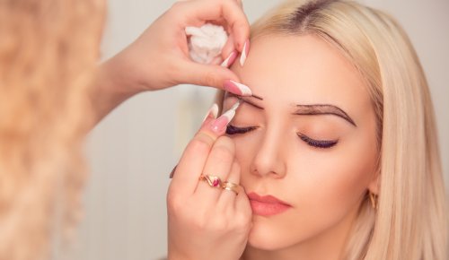 Eyebrow Artists Are Begging You To Read This Before You Try Microblading