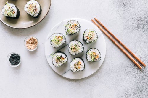 These Refreshing Cucumber “Sushi” Rolls Are So Rich in Brain-Boosting Omega-3s, and They Take 5 Minutes To Make