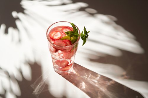 You’re Only 3 Ingredients Away From These Extra-Hydrating Homemade Electrolyte Drink Recipes (No Neon Color or Sweetener Needed)