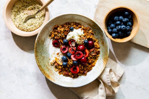 Scrambled Oats Are the Nutrient-Loaded Lovechild of French Toast and Granola, and You Only Need 5 Ingredients To Make Them