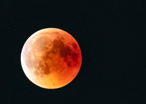 The 4-Step Lunar Eclipse Ritual for Letting Go of Toxic Energy