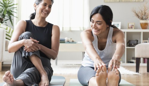 3 Common Habits a Physical Therapist Is Begging You To Stop Immediately for the Sake of Your Knees