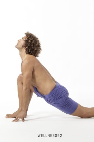Get Rid of Stiff Hips With This 10-Minute Mobility Routine, Says a PT