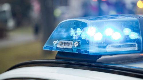 44-Jähriger auf der Straße von jungen Männern erstochen
