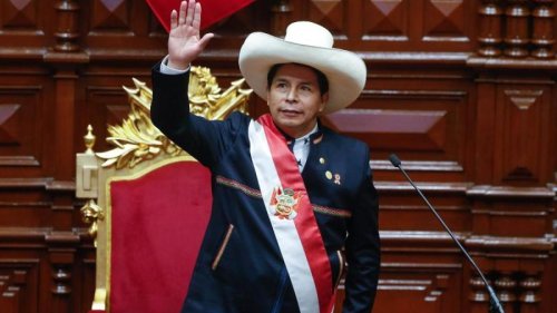 Präsident Pedro Castillo will Parlament auflösen und wird festgenommen