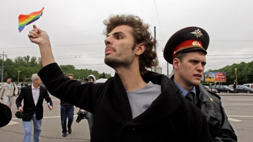 Razzien in mehreren Homosexuellen-Bars in Moskau
