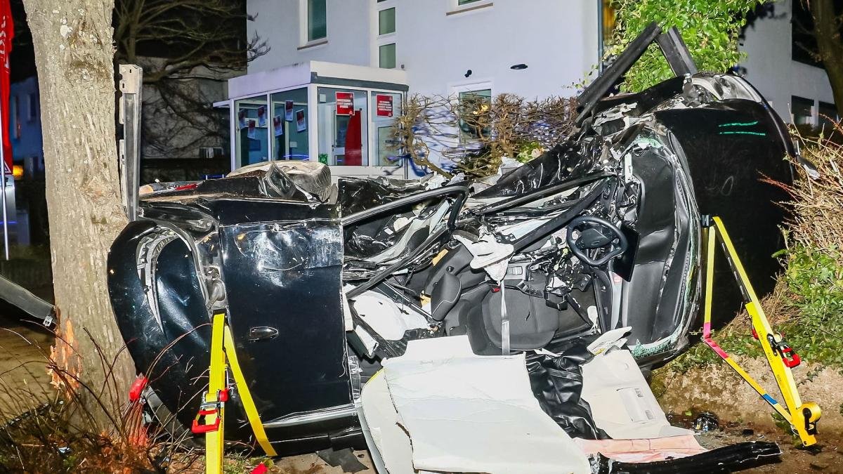Zwei unbeteiligte Frauen sterben bei Autorennen – Polizei nimmt einen Fahrer fest