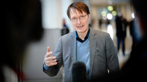 Karl Lauterbach erwartet Absage der Fußball-EM