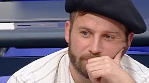 Klöckner wirft Linke-Politiker aus dem Bundestag – wegen seiner Mütze