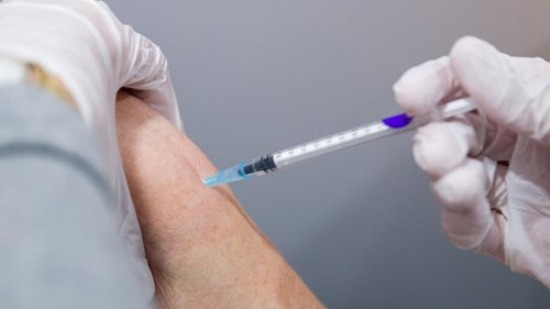 „Richtet großen Schaden an“ - Kritik an Diskussion über vierte Impfung