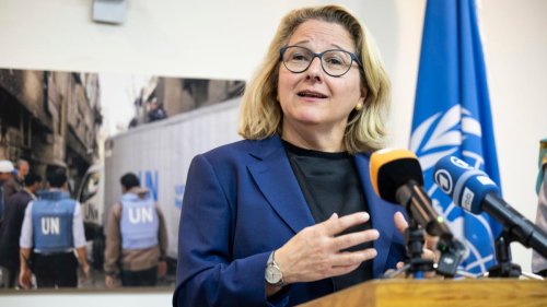 Entwicklungsministerin Schulze sieht „letztes Aufbäumen“ der fossilen Industrie
