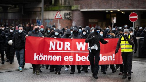 Erneut demonstrieren Tausende in Hamburg gegen die Corona-Politik
