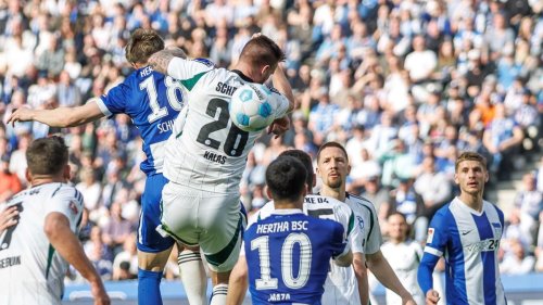 Hertha vergibt gegen Schalke Chance um Chance, Köln führt