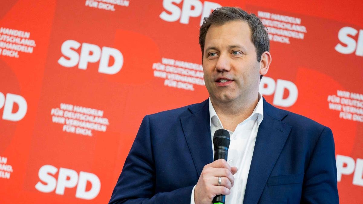 Klingbeil wirft Spahn ein „Foulspiel“ gegen Merz vor