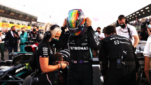 Lewis Hamilton siegt mit LGBTQ-Helm in Katar