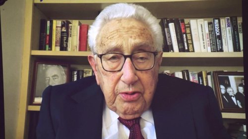 Henry Kissinger schlägt Gebietsabtretungen an Russland vor – Ukraine ist empört