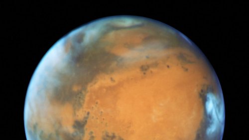 KI entschlüsselt rätselhafte „Wasser-Rinnen“ auf rotem Planeten