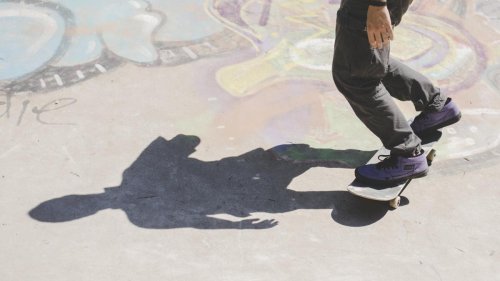 Wohl von Skateboard angefahren – Frau stirbt im Krankenhaus