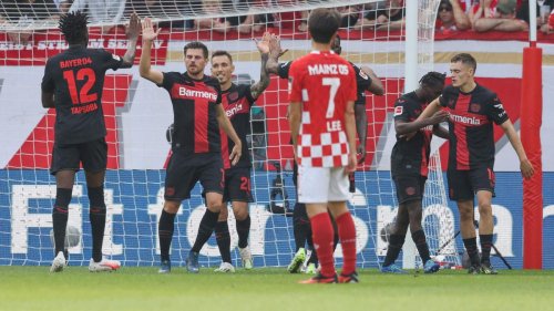 Leverkusen führt gegen Mainz, Wind trifft für Wolfsburg