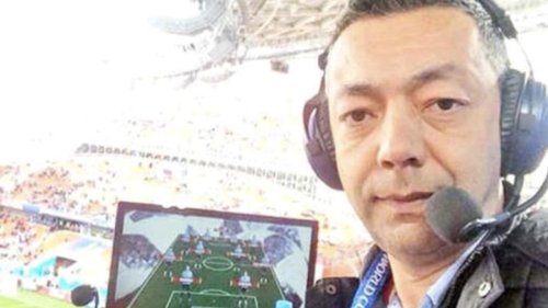 Mitten im Spiel wird der türkische TV-Kommentator ausgetauscht