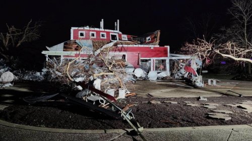 Lastwagen kippen um, Häuser werden zerstört – Mindestens 18 Tote bei Stürmen in den USA