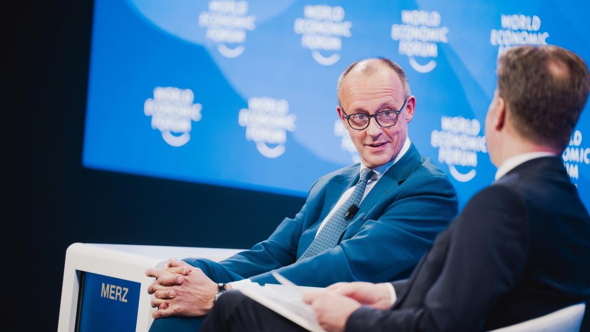 In Davos stellt Merz sein Programm vor, wie er es in Deutschland nicht tun würde