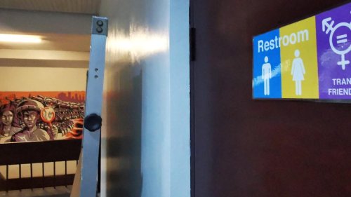 Transfrauen müssen wieder die Männertoilette benutzen