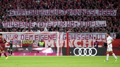 Bayern-Fans protestieren offen gegen Uli Hoeneß