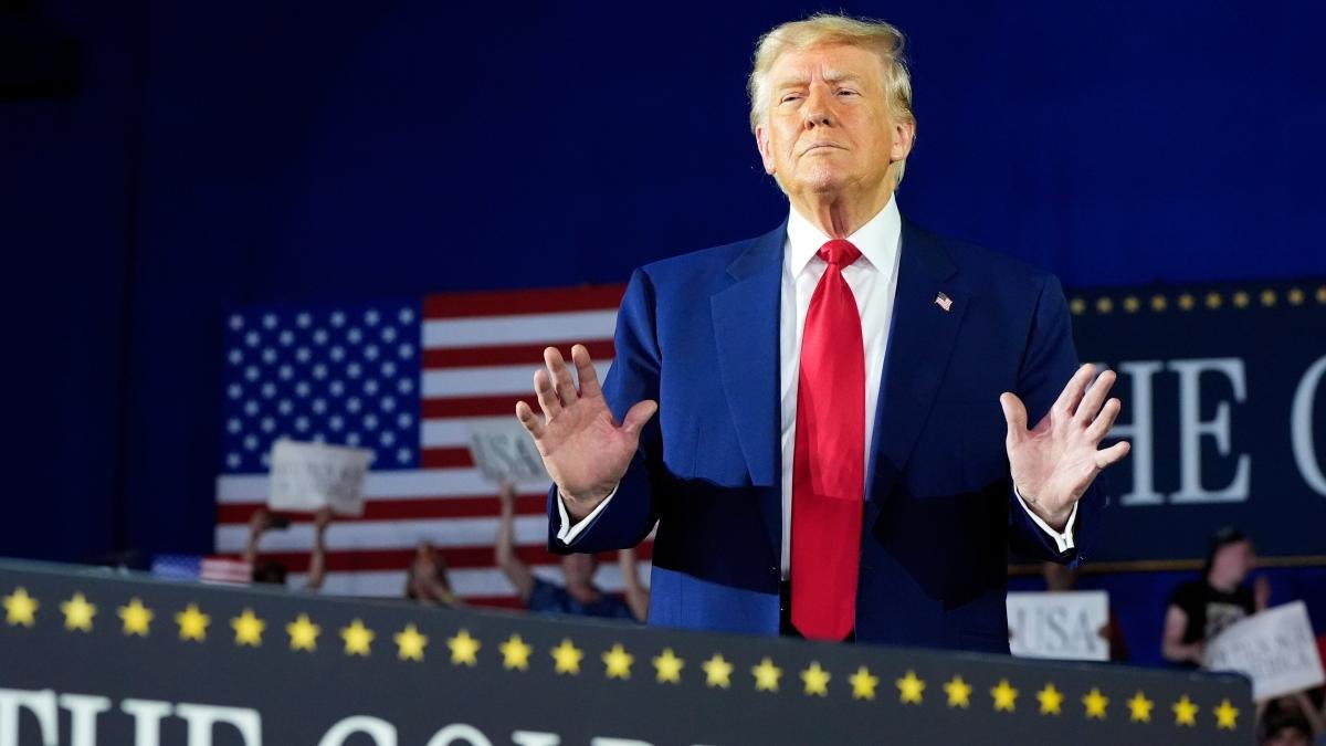 „Die Unternehmen werden zurückkommen, um hier Autos zu bauen“, verspricht Trump seinen Anhängern