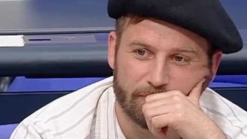 Linken-Politiker wird wegen Baskenmütze gleich zweimal aus dem Plenarsaal geworfen