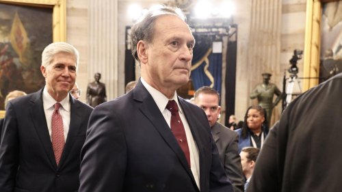 US-Richter vom Obersten Gerichtshof kritisieren Abschiebe-Stopp als „voreilig und verfrüht“