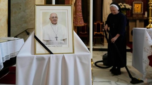Wie wäre es mal mit einem ganz normalen Papst?