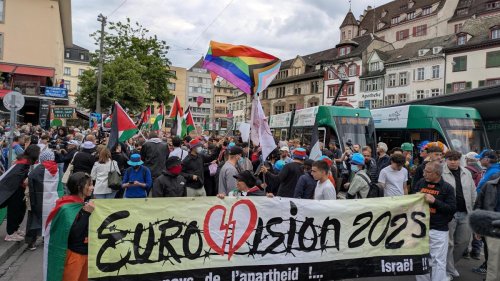 Polizei muss beim Public Viewing Israelhasser mit Wasserwerfer in Schach halten