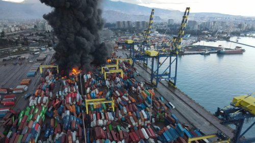 Erdogan ruft Notstand aus – Großbrand in türkischem Hafen ausgebrochen