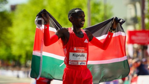 Kenianer Kipruto triumphiert in Streckenrekordzeit