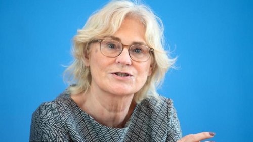 Familienministerin plädiert dafür, dass Maskenpflicht an Schulen bleibt